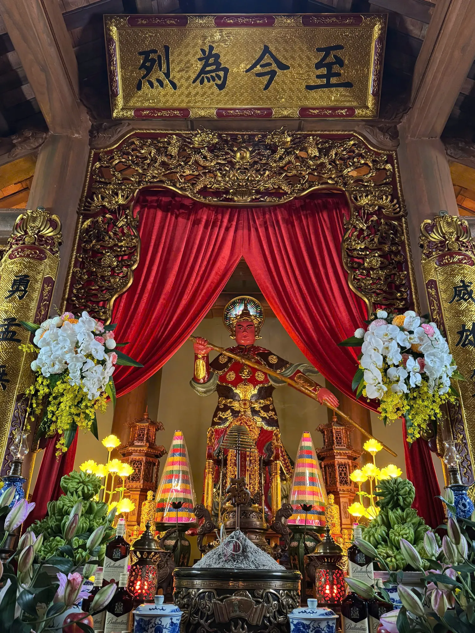 Hậu cung đền Sọ