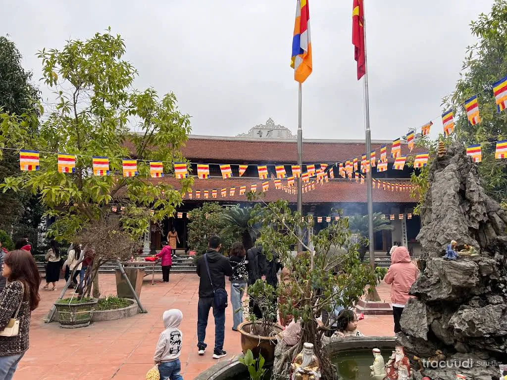 Cảnh quan Chùa Diên Khánh (chùa La Khê)