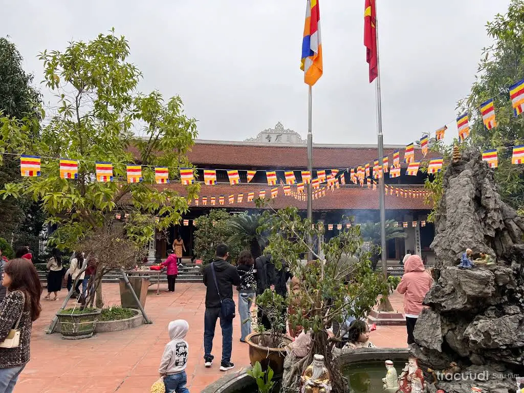 Cảnh quan Chùa Diên Khánh (chùa La Khê)