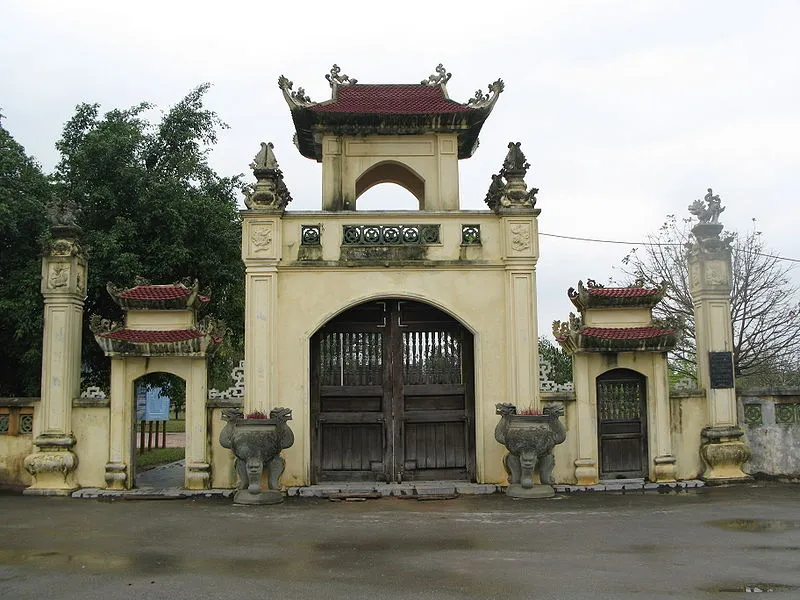 Cổng Đền Mẫu Âu Cơ