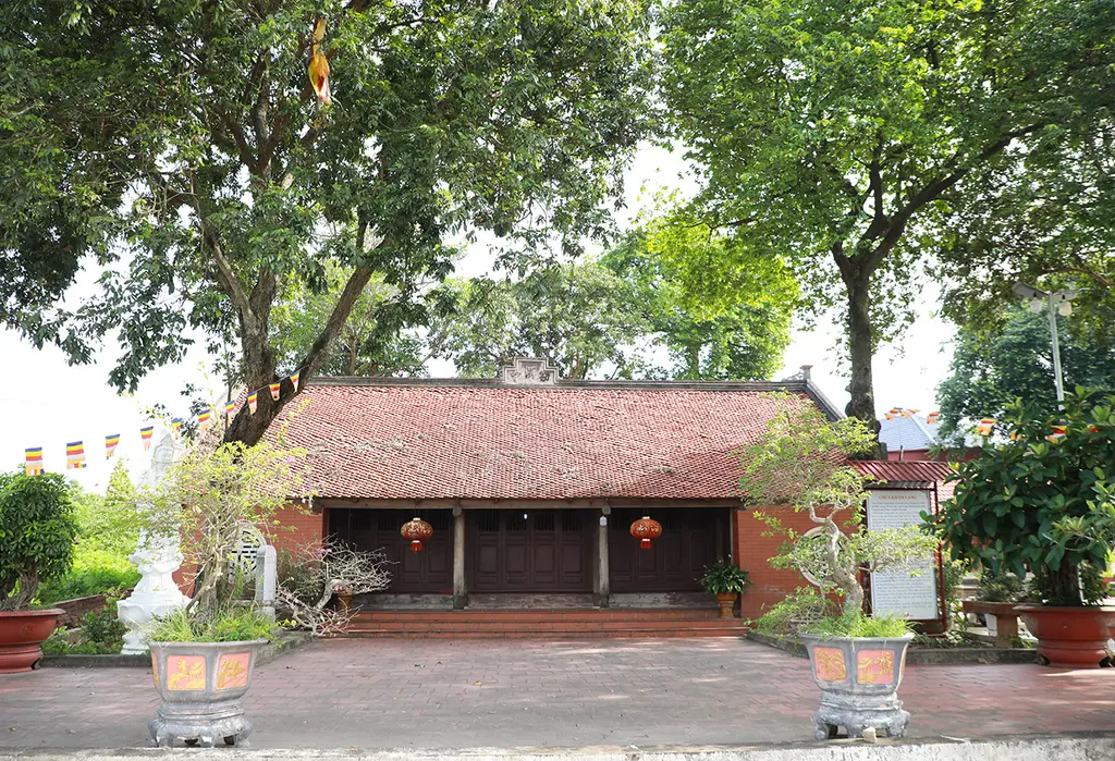 Khuôn viên Chùa Khám Lạng