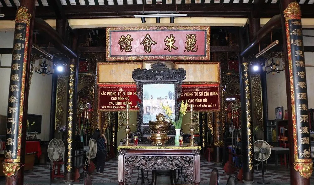 Không gian bên trong Lệ Châu Hội Quán
