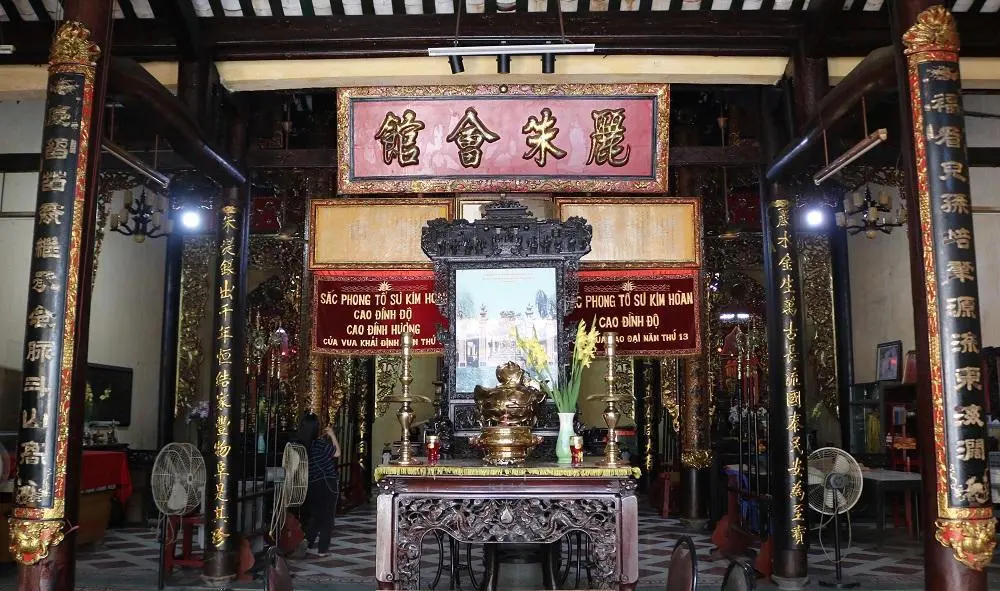 Không gian bên trong Lệ Châu Hội Quán
