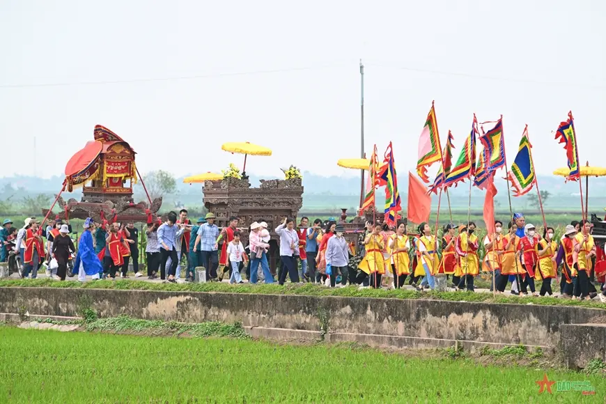 Đoàn rước Lễ hội Phết Hiền Quan