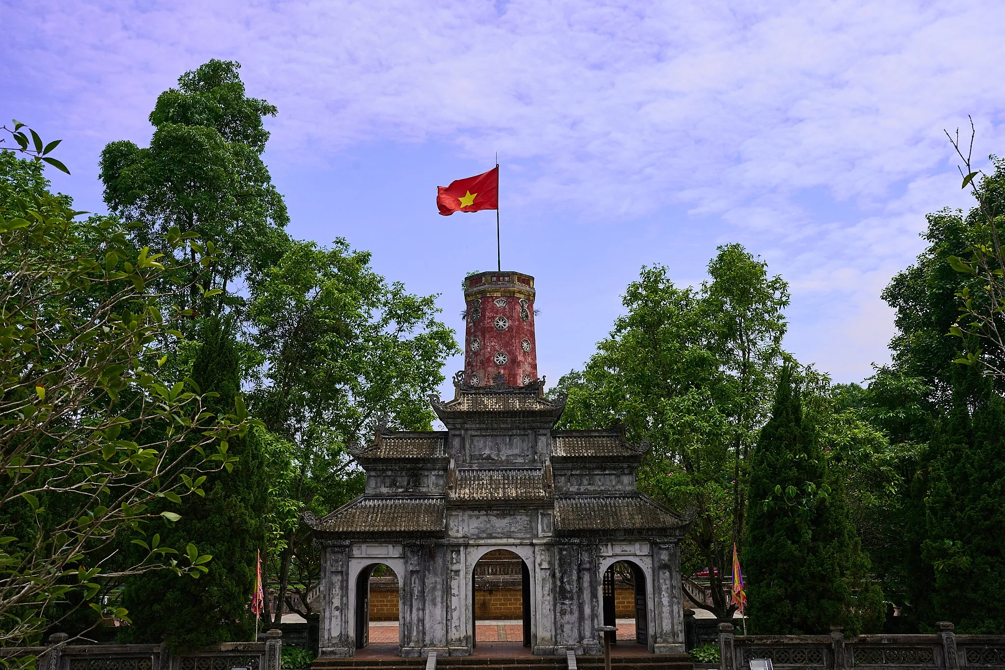 Cột cờ tại di tích Thành Cổ Sơn Tây