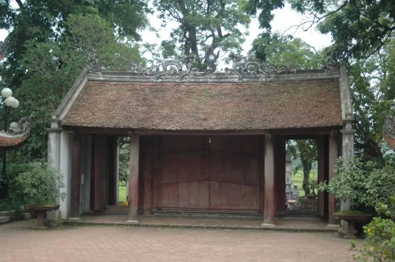 Tam quan Đền Và