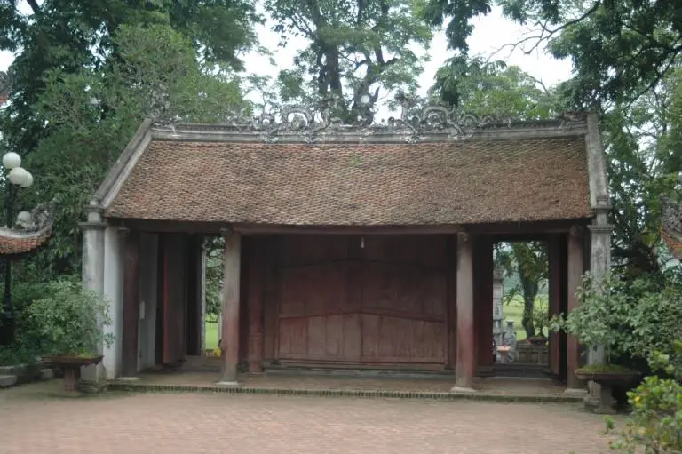 Tam quan Đền Và