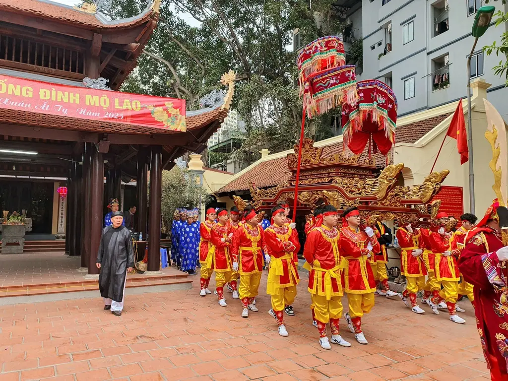 Lễ rước kiệu Hội đình Mộ Lao