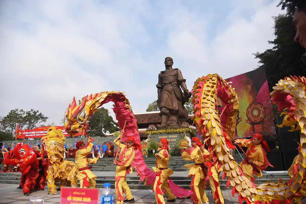 Màn múa Rồng Hội gò Đống Đa