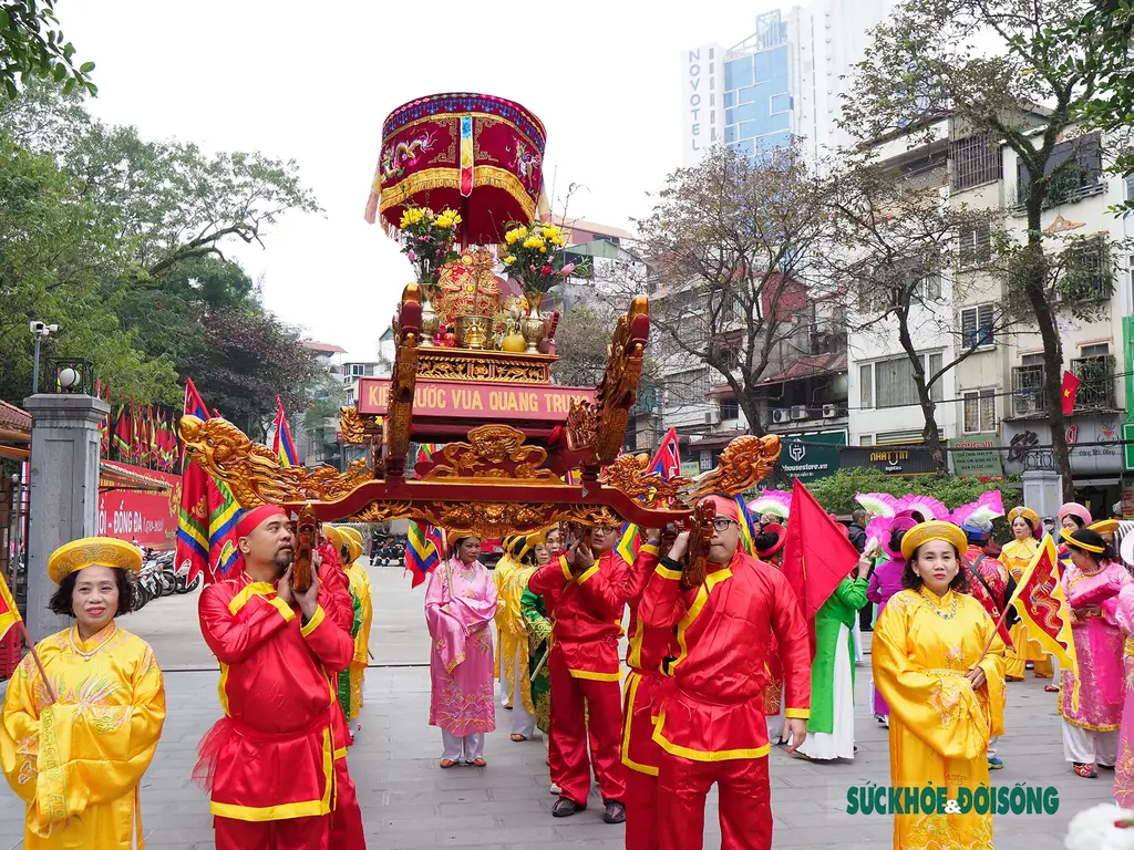 Đoàn rước Hội gò Đống Đa