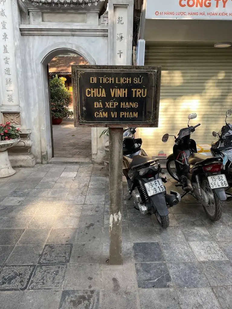 Bia tên di tích Chùa Vĩnh Trù