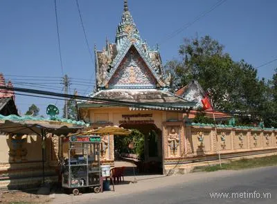 Cổng Chùa Bãi Xàu