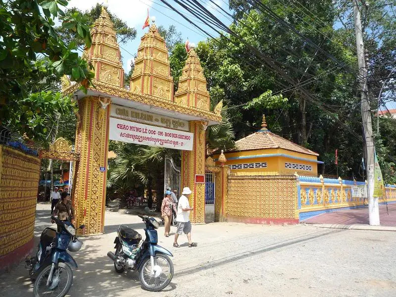Cổng Chùa Kh'leang