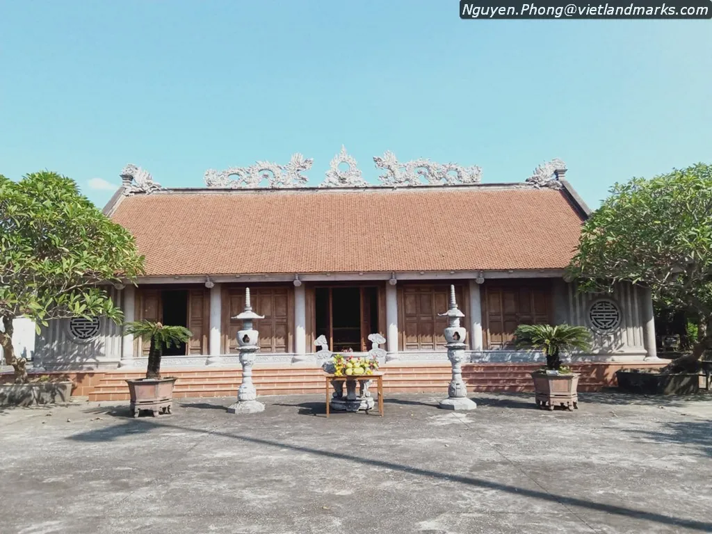 Tam quan Đình làng Keo