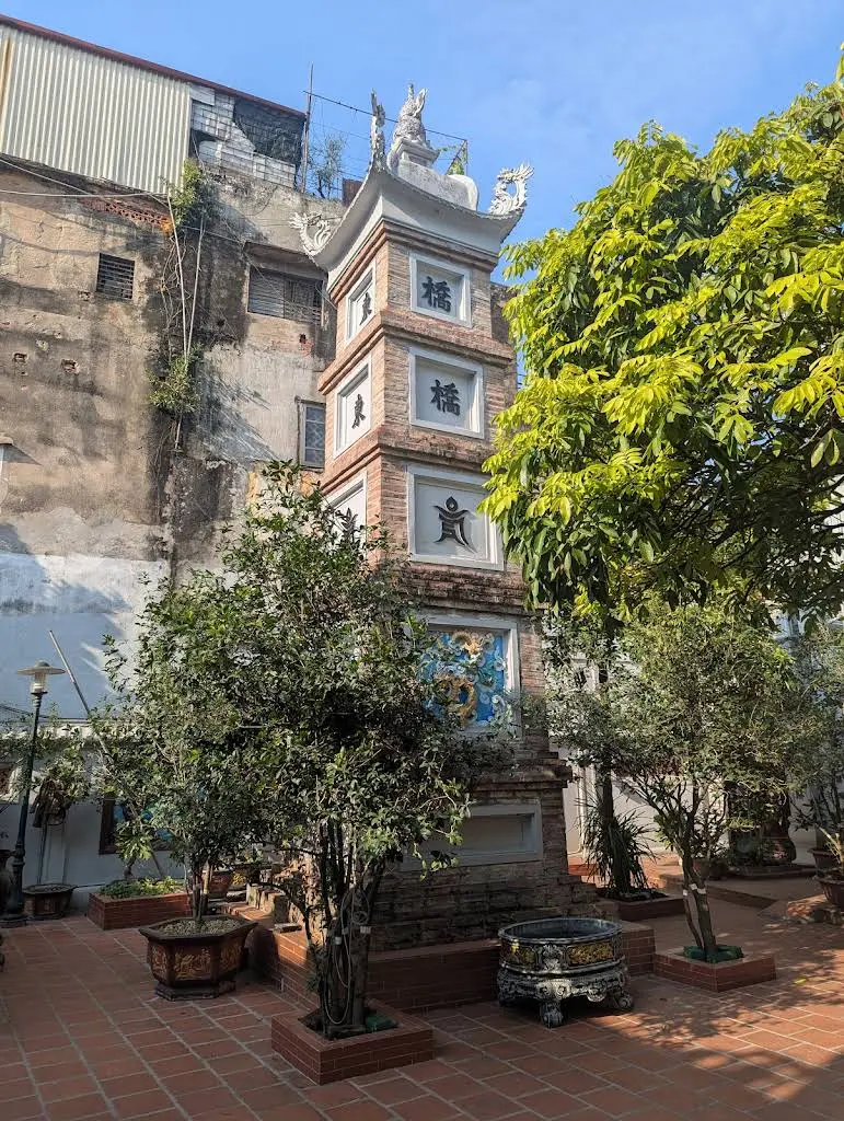 Cảnh quan di tích Chùa Cầu Đông