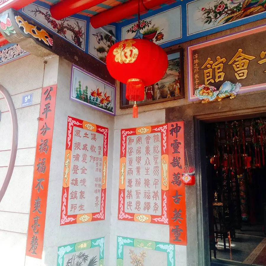 Đường nét điêu khắc trong Chùa Ông Bổn vô cùng tỉ mỉ và tinh xảo