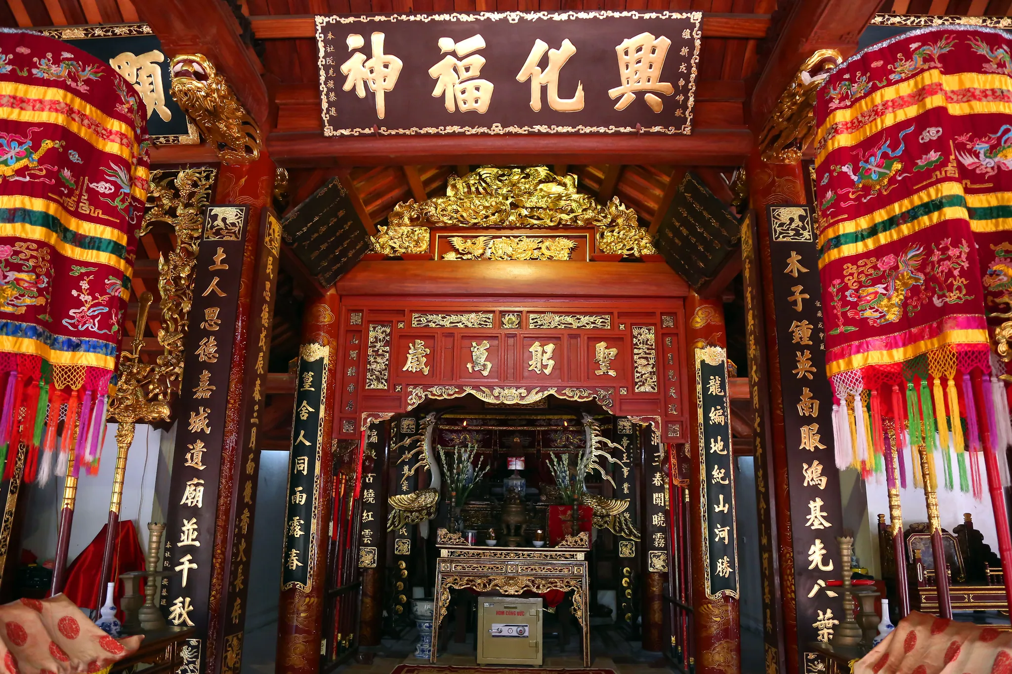 Không gian thờ đình Tu Hoàng
