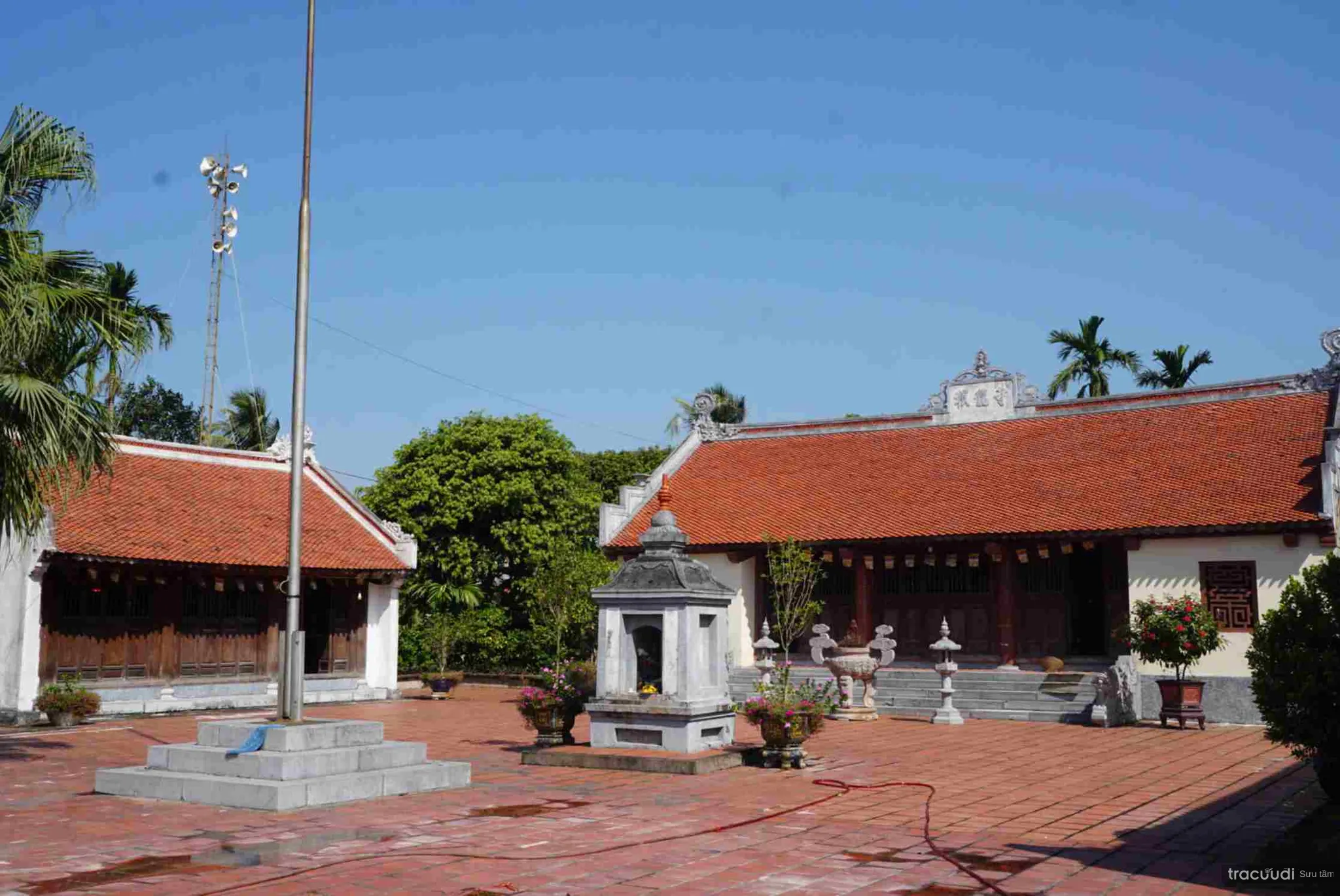 Không gian cảnh quan di tích Đình Đầu