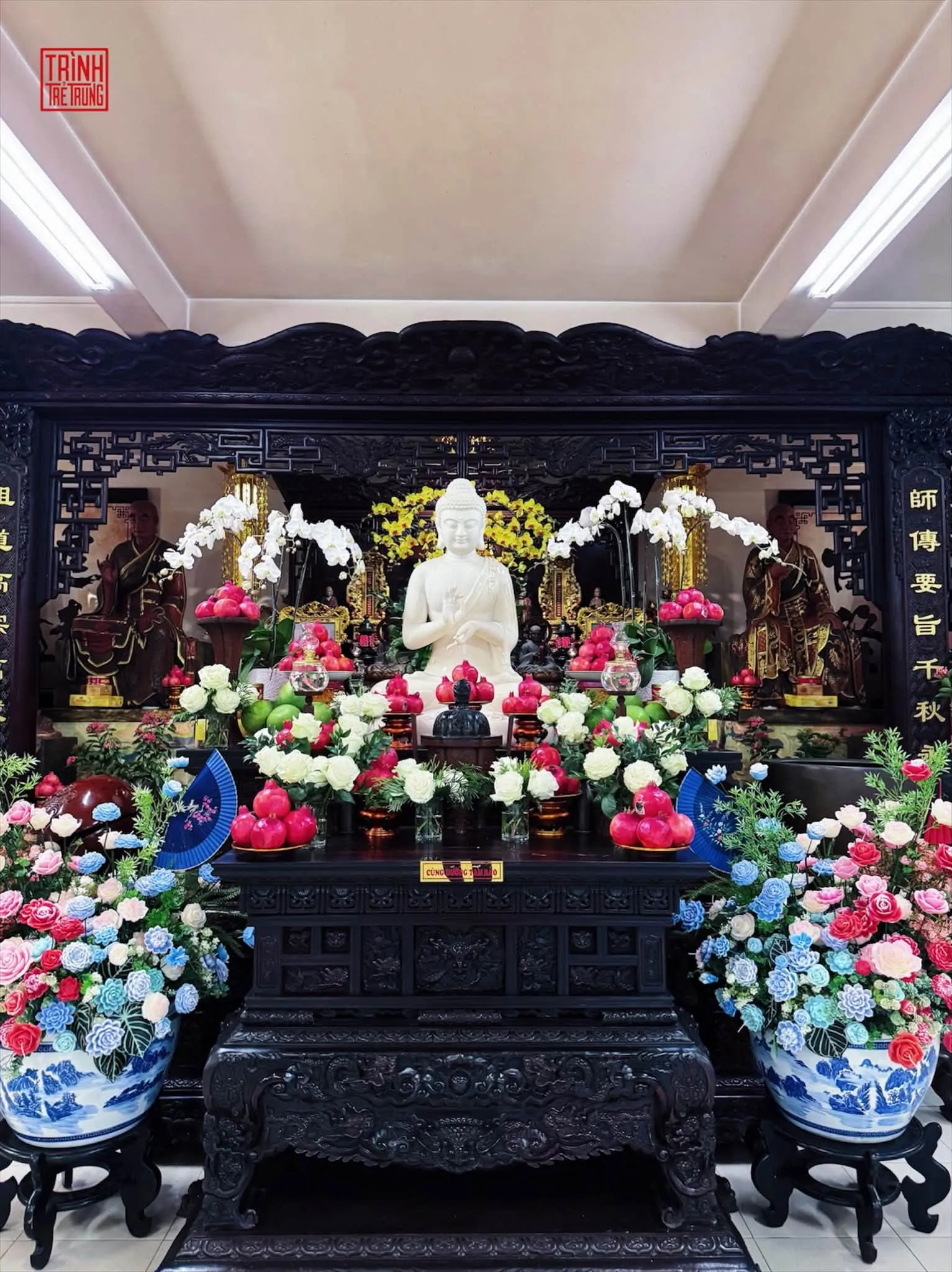 Không gian bên trong Chùa Viên Giác