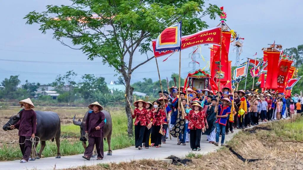 Đoàn rước Lễ hội rước Mục Đồng
