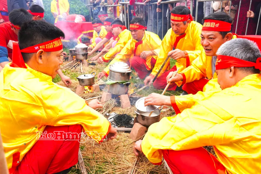 Thổi cơm thi tại Hội chùa Keo (hội Xuân)