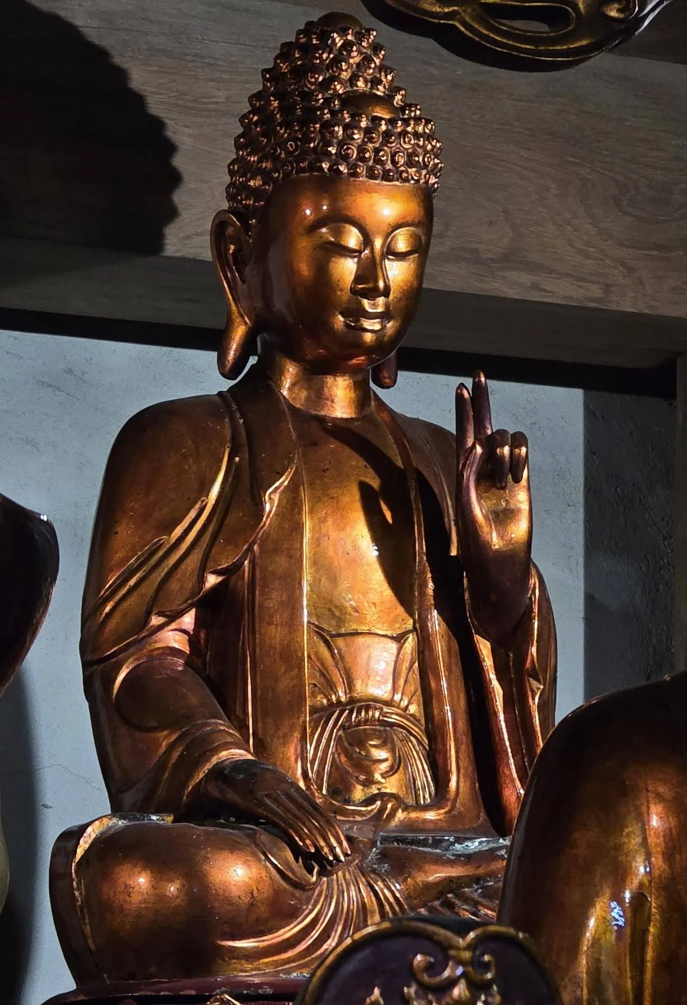 Tượng thờ trong chùa Côn Sơn (Thiên Tư Phúc tự).