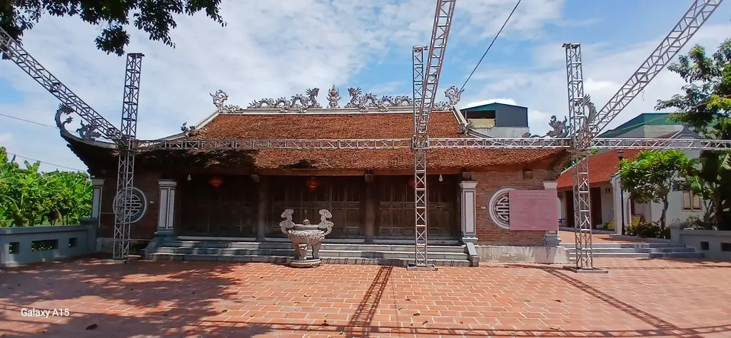 Không gian trước đình An Thắng