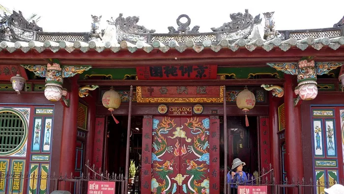 Cảnh quan Chùa Ông Hội An