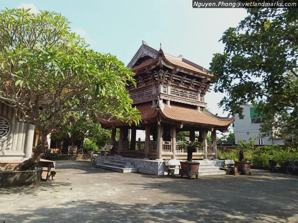 Khuôn viên Đình làng Keo