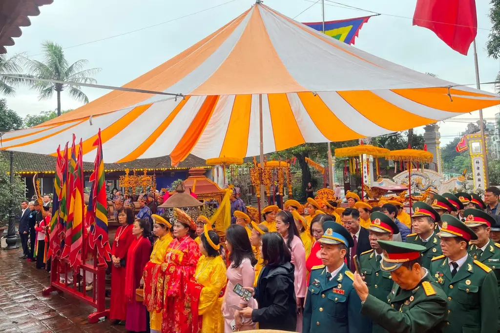 Khung cảnh Lễ hội đình Yên Phụ