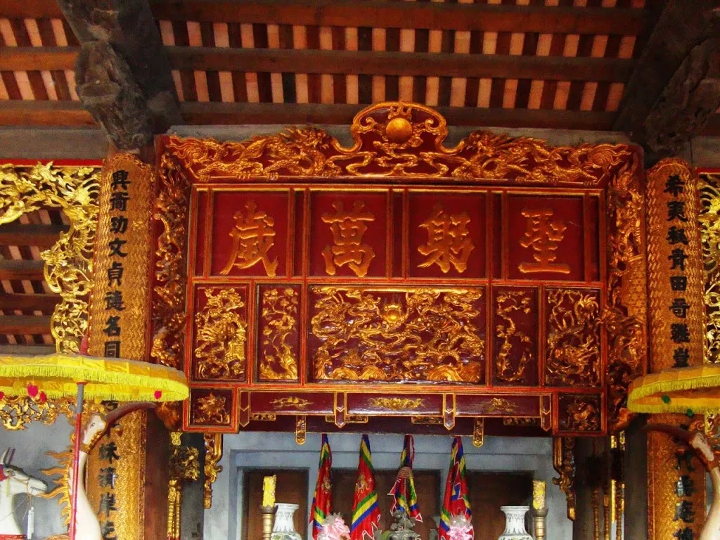 Không gian bên trong Đình Thanh Am