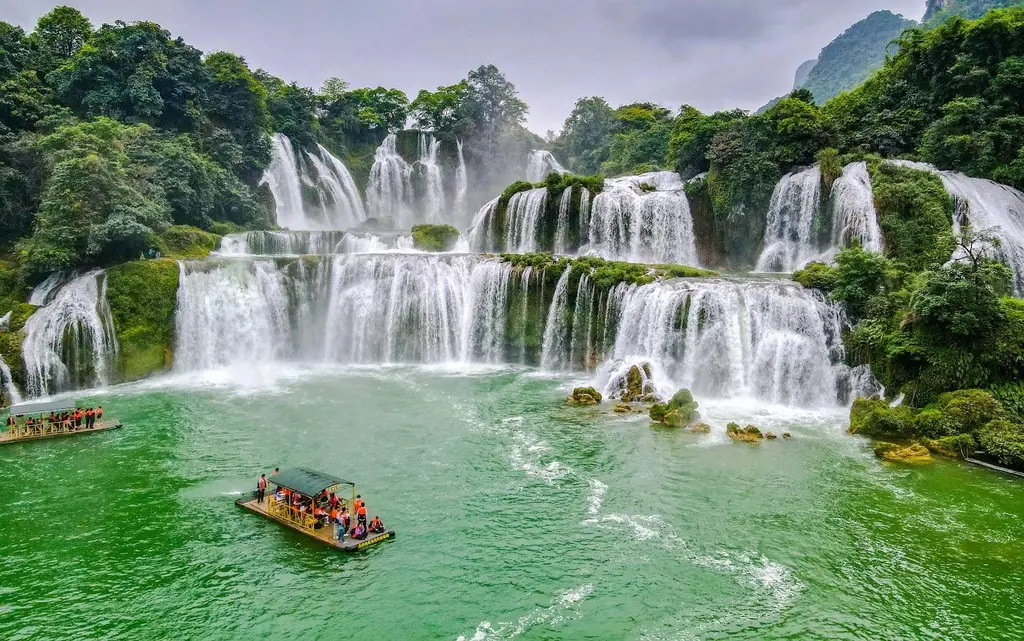 Thác Bản Giốc nhìn gần
