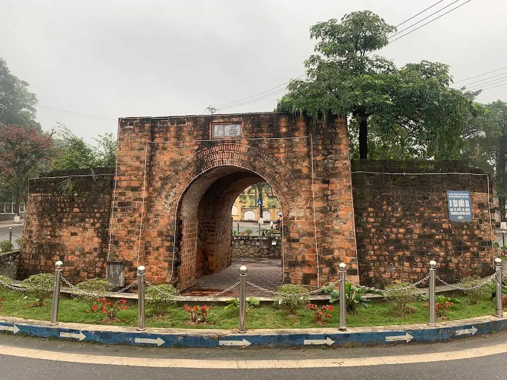 Cảnh quan Thành Nhà Mạc (tuyên Quang)