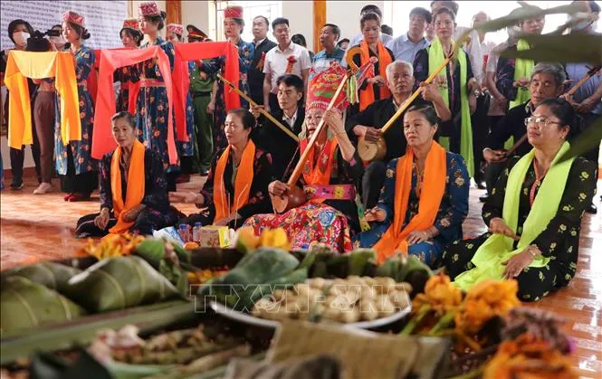Nghi thức cúng Then tại Lễ hội Then Kin Pang