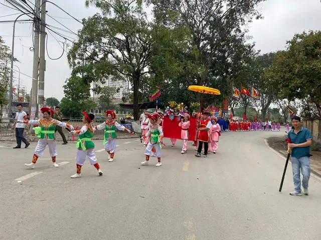 Quang cảnh lễ rước Hội làng Hội Phụ