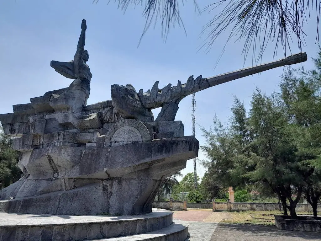 Cảnh quan di tích Trận Địa Đại Đội Nữ Pháo Binh Ngư Thủy