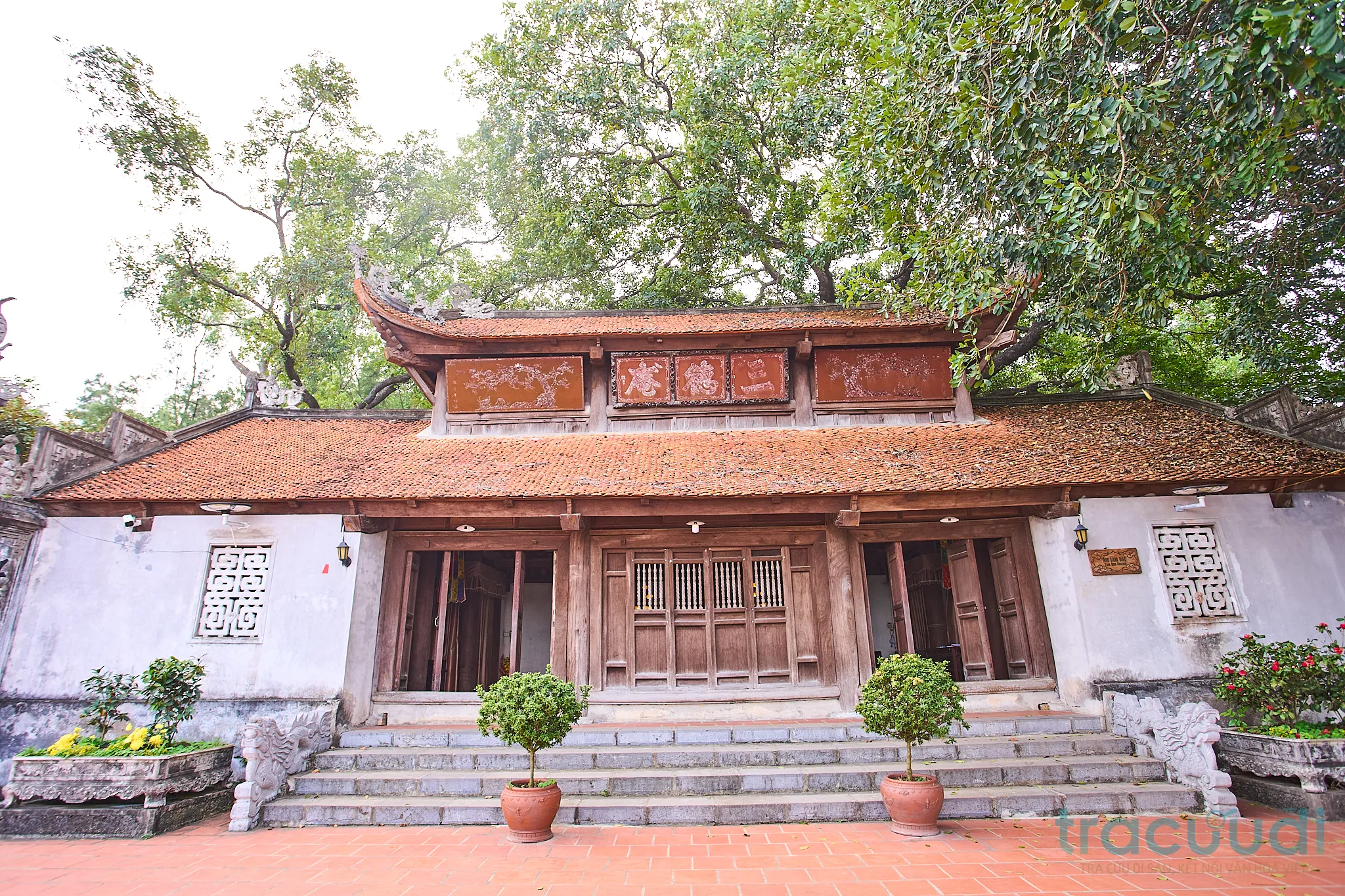 Không gian cảnh quan chính điện di tích Chùa Bổ Đà