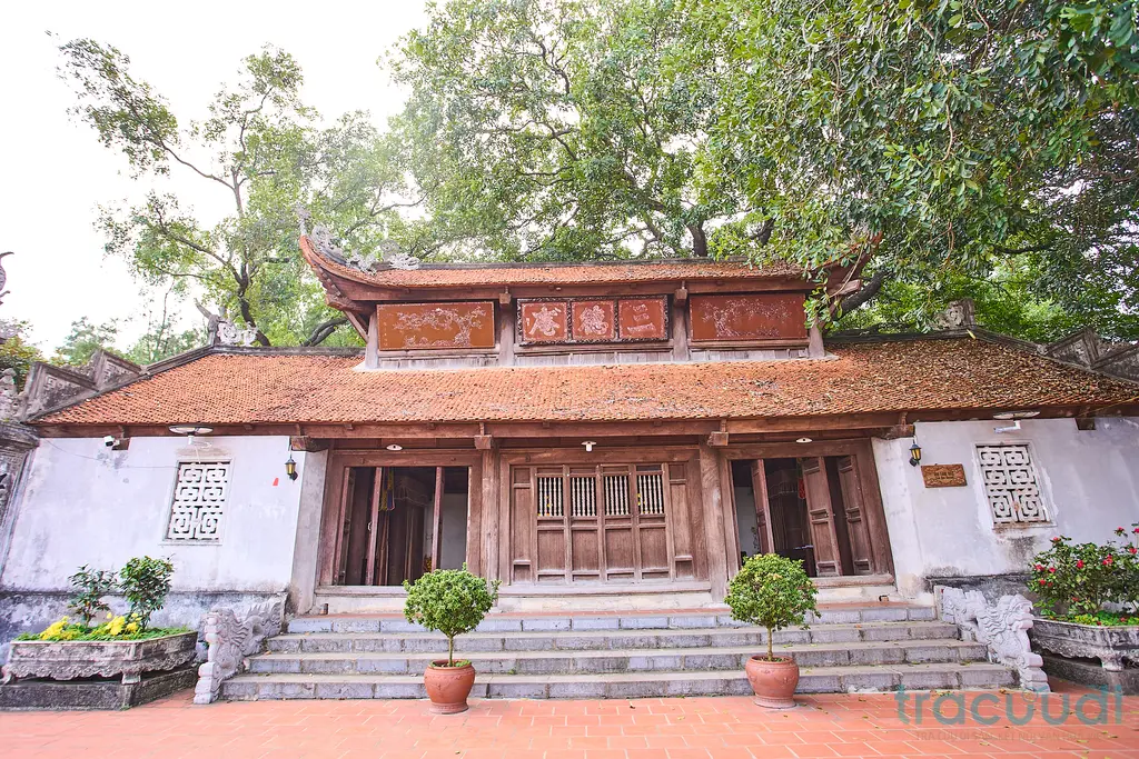 Không gian cảnh quan chính điện di tích Chùa Bổ Đà