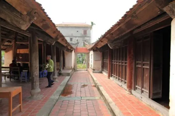 Không gian cảnh quan di tích Đình Đức Hậu