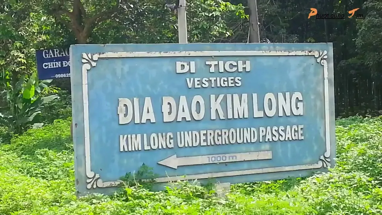 Cổng chào Địa đạo Kim Long