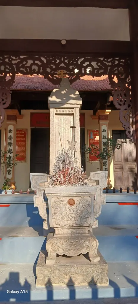 Văn bia Ngô Sĩ Liên tại đình làng Ngọc Giả