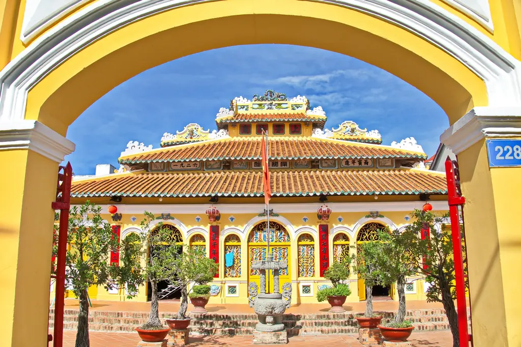 Quang cảnh Đình Châu Phú