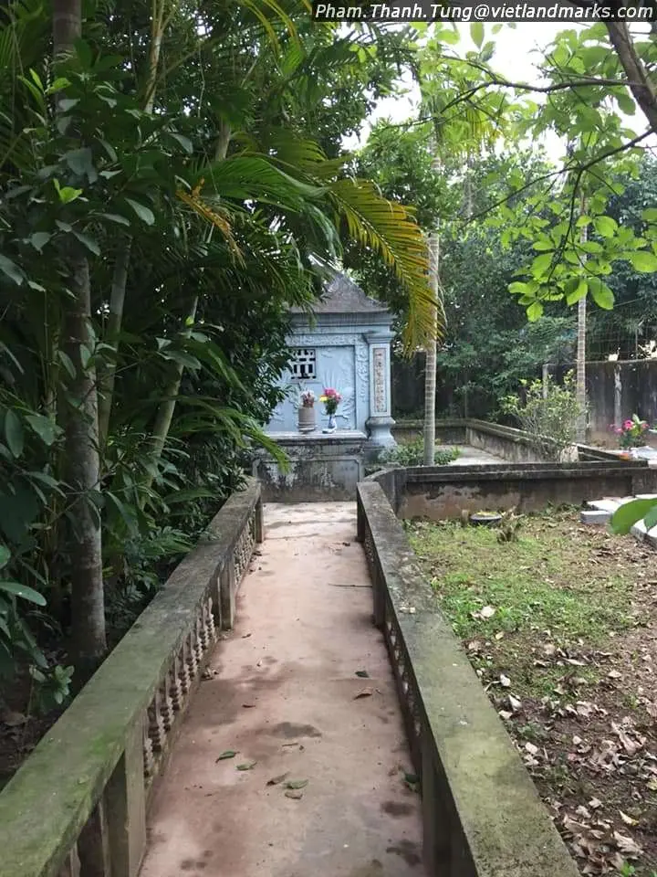 Không gian bên trong Lăng quận công Vũ Công Chấn