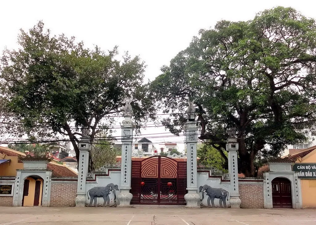 Cổng Đình Quảng Bá