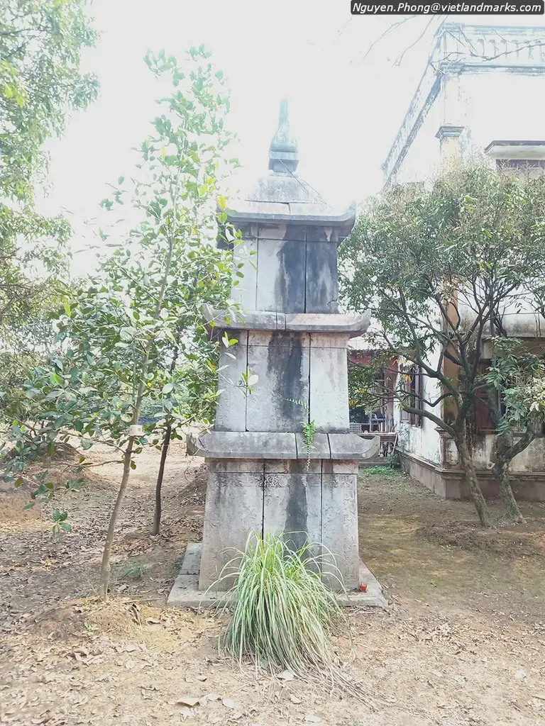 Tháp Tịch Mãn an trí Xá lỵ nhục thân Thiền sư Hương Hải tại Văn Miếu Xích Đằng