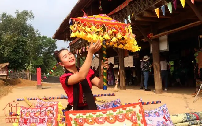 Cây “xằng tang” hay còn gọi là cây boọc mạy tại Lễ hội Xăng Khan của Người Thái