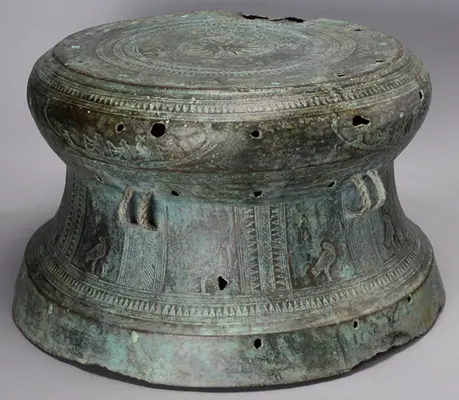 Tang trống đồng Quảng Chính
