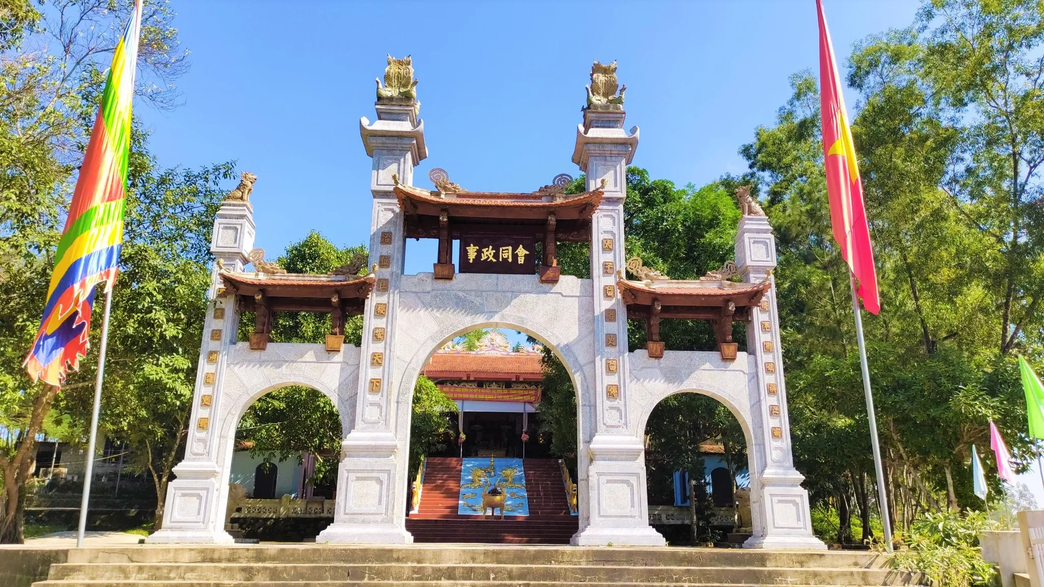 Cổng Đền Tam Lang