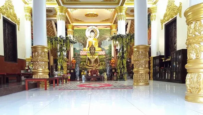 Không gian bên trong Chùa Pitu Khôsa Răngsây