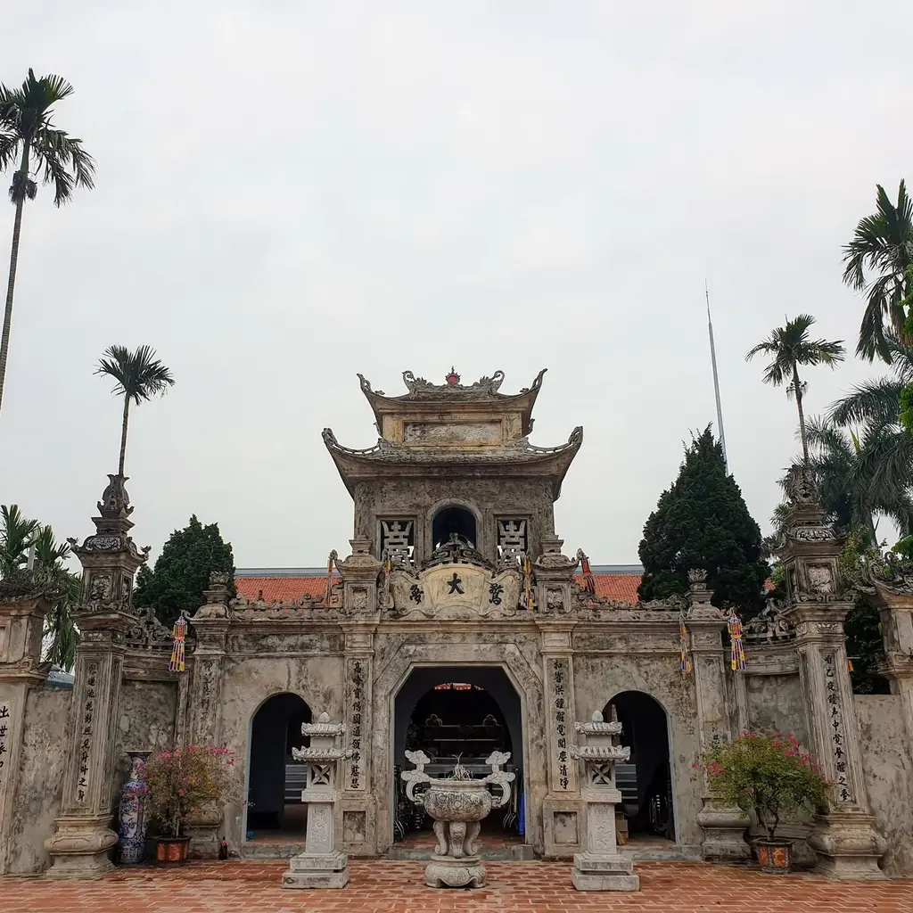 Công tam quan Chùa Sùng Phúc (Thổ Khối)